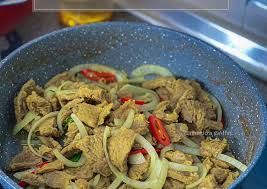 Aneka kreasi resep olahan daging sapi dan olahan daging kambing atau daging domba ini adalah pilihan terbaik dan terfavorite dari kecap bango sehingga masakan akan bertambah lezat di hari lebaran haji atau hari raya kurban yang makin semarak walaupun. Daging Goreng Kunyit Rahsia Resepi Sedap Resepi Masakan Viral