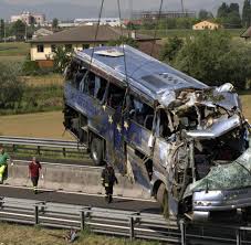 Bei einem schweren busunglück in kroatien sind acht menschen ums leben gekommen. Schwerer Unfall Acht Touristen Sterben Bei Busungluck In Kroatien Welt