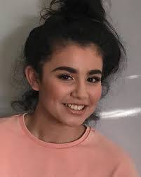 Laura Gore's Instagram, Twitter & Facebook