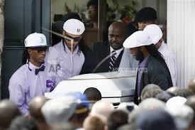 Hernandez Lloyds Funeral Hernandez Lloyds Funeral Pallbearers Carry The Casket Of Odin Lloyd Following A Funeral New England Patriots Players Hernandez Tough