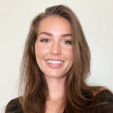 Veronica Schauer's Instagram, Facebook & TikTok