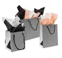 How to Put Tissue Paper in a Gift Bag (5 Easy Steps!)