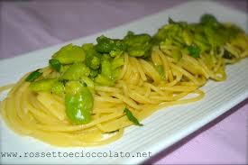 Anche se non amate particolarmente questo tipo di legumi, vi consiglio di provare questa ricetta. Spaghetti Con Le Fave Fresche Rossetto Cioccolato