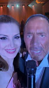 Iconic singer and songwriter Paul Anka @paulankaofficial 🎶, comedian Jay  Leno @jaylenosgarage 🎭, and philanthropist Lous Pope all at the Lady in  Red Gala hosted by founder, Lois Pope! ...