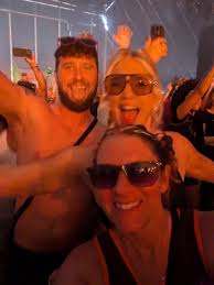 Sunday vibes..for those saying ppl weren't dancing...all I saw all weekend  were ppl dancing .here's to the ppl we met and enjoyed Sunday with