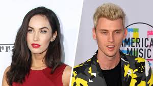 The jennifer's body star was still married to brian austin green at the time. Megan Fox Verrat Ihren Schragen Kosenamen Fur Partner Machine Gun Kelly