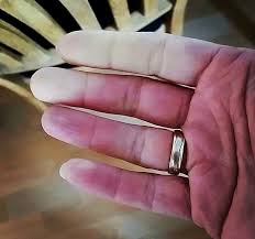 This Is Actually Why Your Hands And Feet Are Always Cold Cold Feet Remedy Raynaud S Disease Foot Remedies
