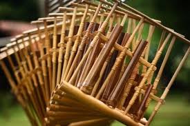 Di mancanegara juga terdapat alat musik tradisional yang mencirikan setiap wilayahnya. 5 Alat Musik Tradisional Indonesia Ini Telah Mendunia Lho Sudah Tahu