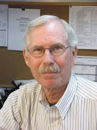 KNOW: John Bayless works to nail 'crazy and mundane' details for 'Grey  Gardens'