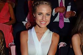 Laut «focus.de» hat metzelders freundin ausgesagt, sie habe ihn in eine falle gelockt. Wie Immer Ein Highlight Der Fashion Week Aedt Backstage An Der Front Row