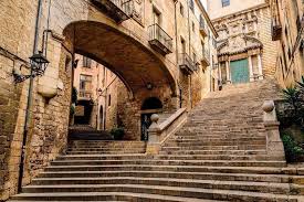 The city has approximately 100,000 people and serves as the capital of the girona province in catalonia which includes the counties (or comarques) of alt empordà, baix empordà, garrotxa, gironès, pla de l'estany, ripollès. Private Transfer From Girona City To Barcelona Airport Marriott