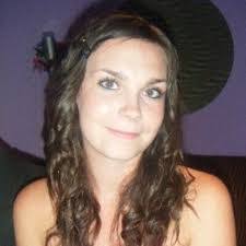 Teri Dyer's Instagram, Twitter & Facebook