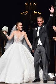 Weitere suchvorschläge rund um victoria swarovski und hochzeitskleid Victoria Swarovski Shitstorm Fur 800 000 Euro Brautkleid Gala De