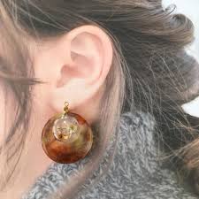 べっ甲風 押し花チャーム イヤリング ピアス フリマアプリ ラクマ イヤリング ピアス 手作りイヤリング