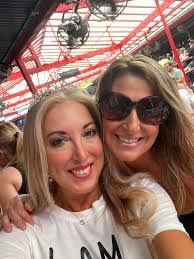 Jennifer Mcelfresh's Instagram, Twitter & Facebook