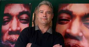 Artist enjoys creating out of thin air