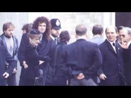 This had to be the toughest time for her. Freddie Mercury S Funeral Youtube