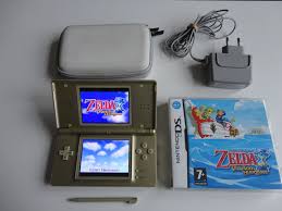 Juego nintendo 3ds/2d the legend of zelda ocarina of time 3d. Zelda Edition Nintendo Ds Lite Gold Zelda Phantom Catawiki