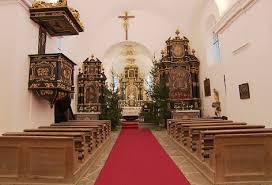 Jänner 2021) in niederösterreich.die geschichte der stadt wurde geprägt von ihrer jahrhundertelangen stellung als zentrum der eisenverarbeitung. Ein Huhnerstall Auf Dem Hauptaltar Niederosterreich Heute