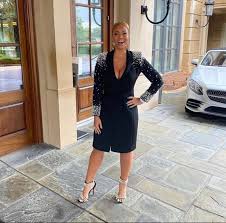 Real housewives of atlanta star cynthia bailey sparked wedding rumors this weekend after she was spotted in a white and pink gown with her fiance cynthia wore her hair in loose curls while wearing a white and pink lace dress with beaded details and a plunging neckline. On The Scene At Cynthia Bailey And Mike Hill S Fashion Bomb Wedding Cynthia Bailey In Brides By Nona Couture Atelier Porsha Williams In Ese Azenabor Atelier Eva Marcille In Katie May And