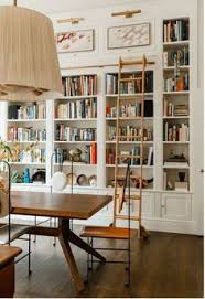 Et Pourquoi Pas Amenager Une Veritable Bibliotheque De Maitre Sur Le Mur Principal De La Salle A Manger Deco Maison Interieur Deco Maison Idee Deco Maison