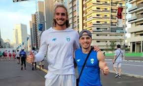 Αυγενάκη για την επιθυμία του προέδρου της δοε, τόμας μπαχ, προς όλες τις ολυμπιακές επιτροπές, περί διευκόλυνσης προπονήσεων των αθλητών ενόψει των οα στο τόκιο, διευκόλυνση που ήδη είχε θεσμοθετηθεί από την ελληνική κυβέρνηση. Olympiakoi Agwnes Petroynias Kai Tsitsipas Pozaroyn Mazi Sto Olympiako Xwrio Pic Sportime Gr