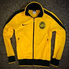 The malaysia national football team represents malaysia in international football and is controlled by the football association of malaysia.the national team is recognised by fifa as the successor of the defunct malaya national football team which was founded for the 1963 merdeka tournament one month before the institution of malaysia. Rare Ori Nike Malaysia Fam N98 Jacket Sweater Sports Athletic Sports Clothing On Carousell