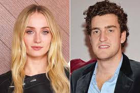 Sophie Turner Unfollows Boyfriend Peregrine Pearson