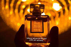العطر لغة لها مفرداتها و حروفها و أبجديتها ككل اللغات ميني عطور حجم 25مل فقط 25aed و حجم 40مل 45aed للطلب و التواصل Perfume Perfume Bottles Bottle