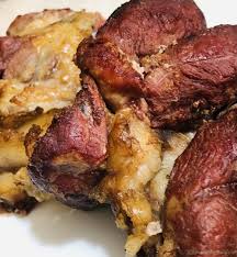 Cu toate ca nu este foarte sanatoasa, gustul sunca este una dintre cele mai raspandite specialitati din carne de porc. Pulpa Afumata De Porc Gatita La Cuptor Cu Vin Bucataria Bunicii Ro Retete Culinare Pentru Gurmanzi Pasionati De Gastronomie Si Arta Culinara