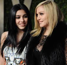 Finde fotos von madonna mit kind. Promi Kind Madonnas Tochter Lourdes Wird Erwachsen Bilder Fotos Welt