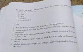 Dari sana, perbatasan membentang di sepanjang daerah aliran sungai antara sungai belait dan tutong di satu sisi, dan sungai baram dan limbang di sisi lain. Sebutkan Batas Batas Wilayah Kawasan Asia Tenggara Coba Sebutkan