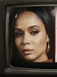 Amanda Oneill's Instagram, Twitter & Facebook