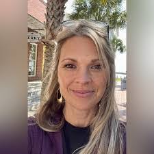 Anna Scribner's Instagram, Twitter & Facebook