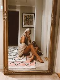 Fake followers, likes, engagement, comments, stories, audience, demographic info, advertisers, brands. Sophie Elise