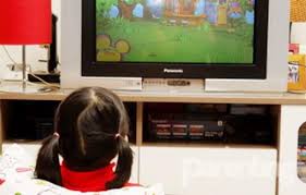 Contoh gambar acara tv anak tk / contoh gambar sablon kaos anak tk lengkap | kumpulan.berbagai gambar mewarnai anak tk tema diriku dibawah ini juga bisa kalian jadikan sebagai status whatsapp, instagram, foto profil facebook atau dijadikan sebagai. Anak Suka Nonton Tv