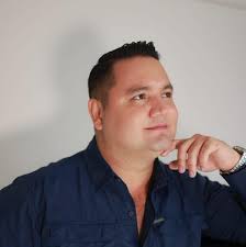 Victor Lemus Franco updated their profile picture.