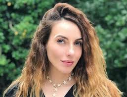 Zeynep Koltuk Kimdir Kac Yasinda Evli Mi Boyu Kilosu Kisaca Hayati