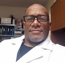 Robert Mines's Instagram, Twitter & Facebook