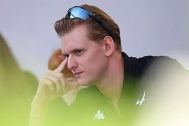 Team switch for Porsche Michelin Junior Tom McLennan in 2025 as TekworkX  signs young rising star. #CarreraCupAus