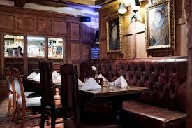 There is also an outside courtyard area in which to sit, eat and relax. The White Swan Hotel Fuller S Hotel Pub And Restaurant In Stratford Upon Avon