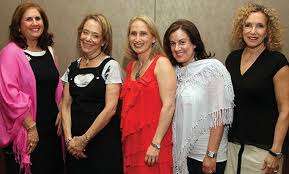 Glamorous Women's Gala recreates Rodeo Drive, raises funds for Annual  Campaign