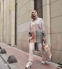 Gaya simpel ke kampus dengan tunic cardigan. 10 Tips Ootd Hijab Simpel Untuk Style Kasual Ke Kampus Womantalk