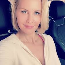 Maxine Farrell's Instagram, Twitter & Facebook