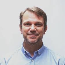 Damien Smart's Instagram, Twitter & Facebook