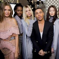 She has come a long way from her rich brown hair that has been a constant thing throughout her modeling career. Kendall Jenner Goes Blonde Gigi Hadid Goes Into The Gloss