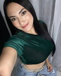 Hola amiga que gusto en conocerte, eres guapa amor. Gracias por compartir  tu amistad. Soy de perú, acepto tu solicitud. Espero te guste los videos  reproducidos, son canciones en ritmo de baladas