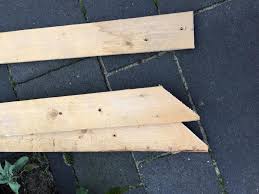 Klimmzugstange Fur Den Garten Diy Activate The Beast In 2020 Klimmzugstange Gartengestaltung Ideen Brennholz Lagerung