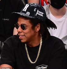Mannion uses similar methods to crop and frame his subjects. Jay Z Verklagt Den Fotografen Jonathan Mannion Wegen Bilder Die Er Von Rapper Verkauft Aktuelle Boulevard Nachrichten Und Fotogalerien Zu Stars Sternchen