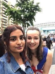 Victoria Rose (@Vicky_Claxton)